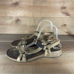 Teva Ventura Womens size 9 shoes brown strappy comfort sandals